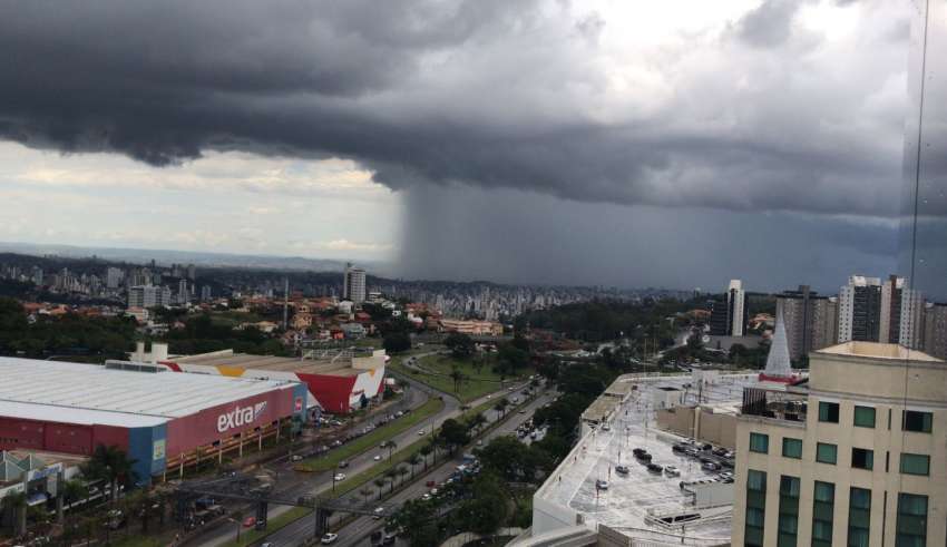 Olho no céu! Defesa Civil alerta para pancadas de chuva nesta quarta em BH